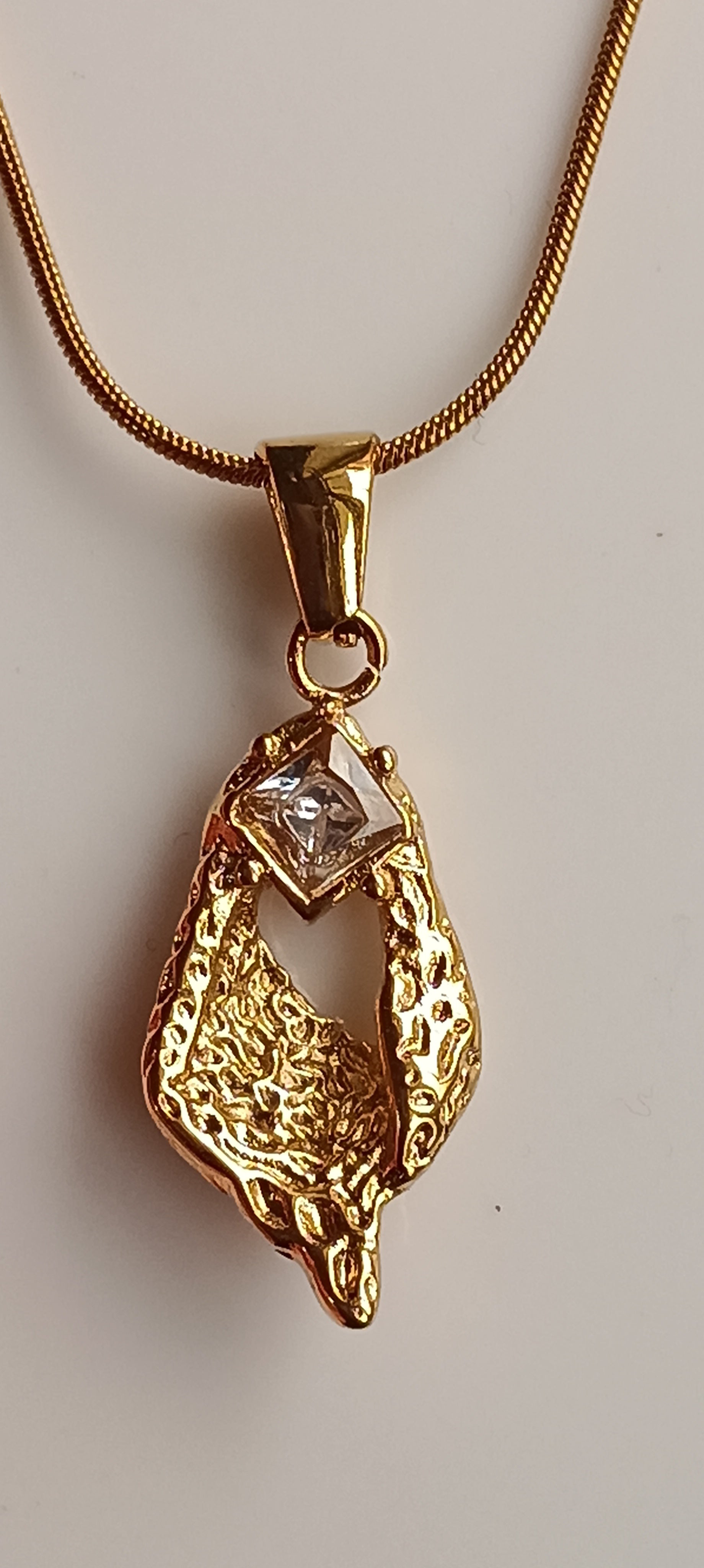 Fancy Anti Tarnish Necklace with white stone pendant