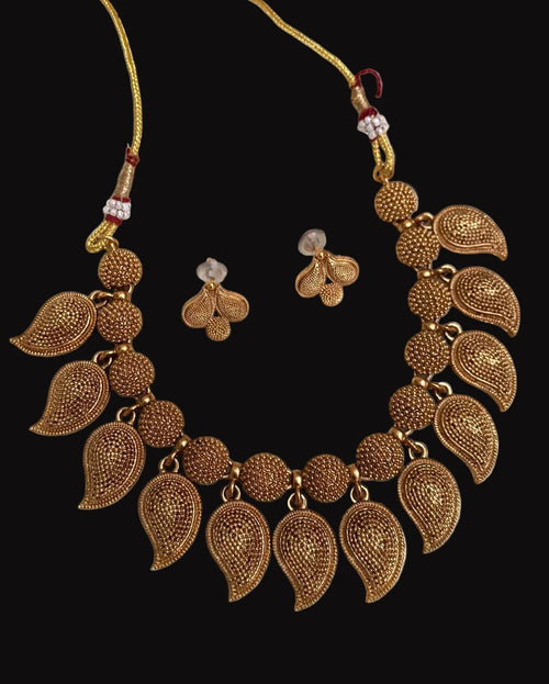 Antique Kemp Necklace with earings