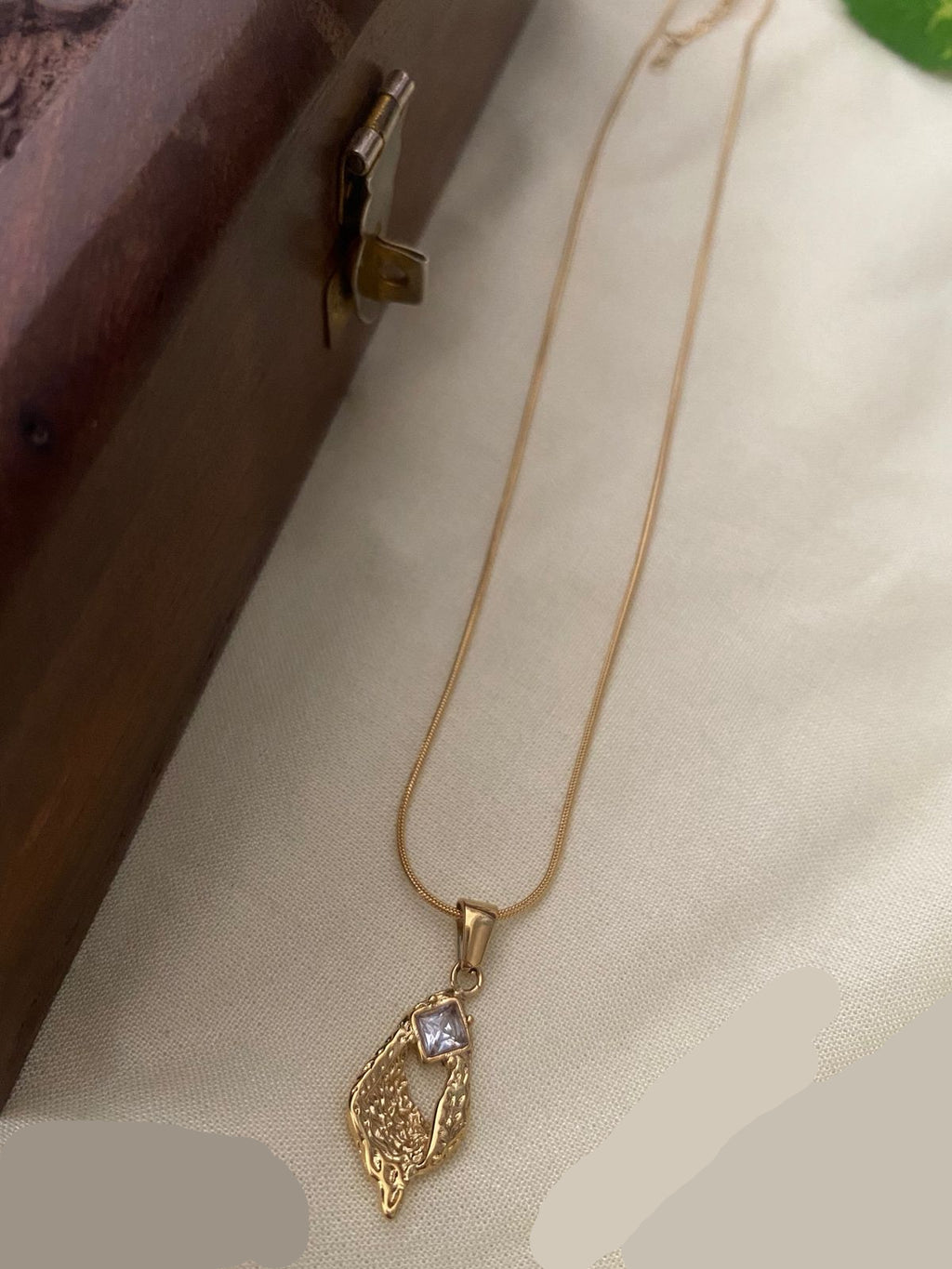 Fancy Anti Tarnish Necklace with white stone pendant