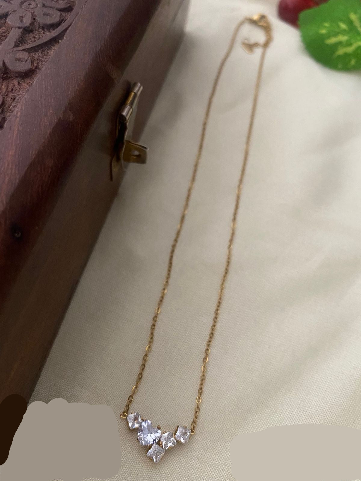 Floral Spark white stone pendant Anti Tarnish Necklace